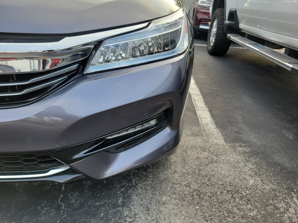 Used 2017 Honda Accord Touring image 6