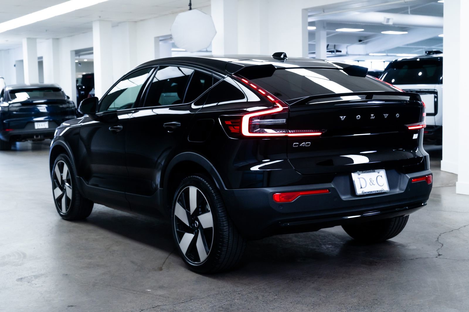 Used 2023 Volvo C40 P8 Recharge Ultimate image 4