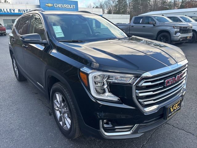 Used 2024 GMC Terrain SLT image 2