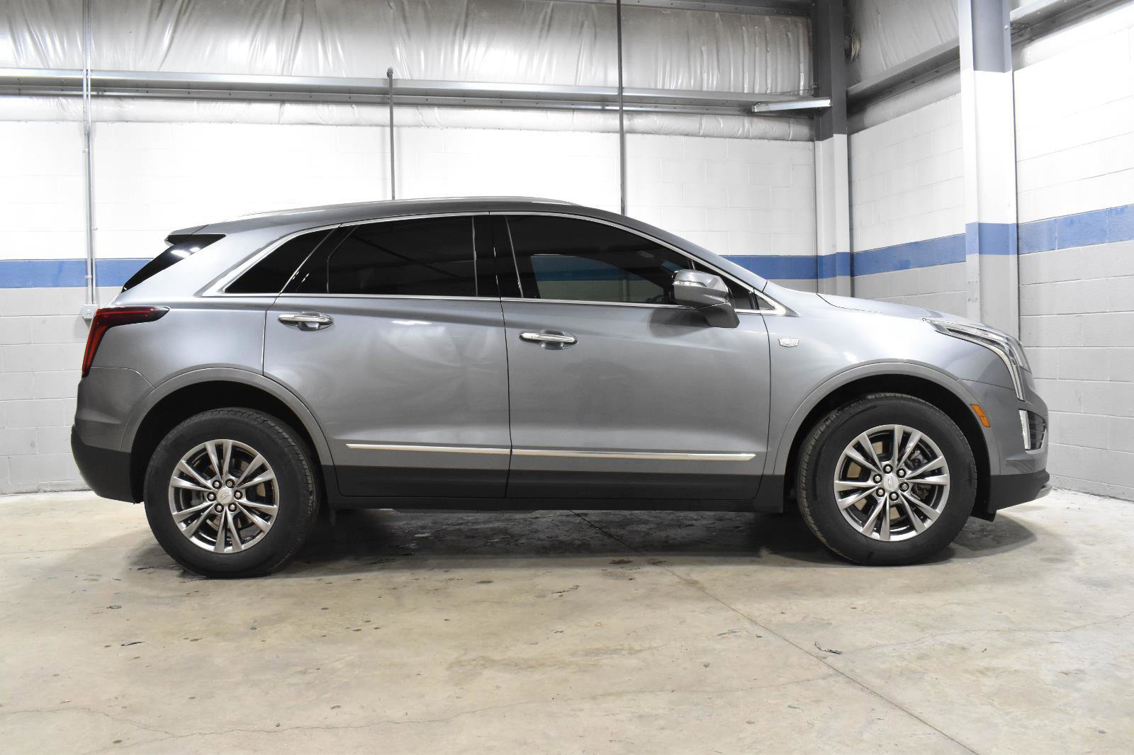 Used 2021 Cadillac XT5 Premium Luxury w/ LPO, Floor Liner Package image 31