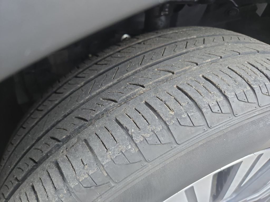 Used 2023 Nissan Rogue SV image 49