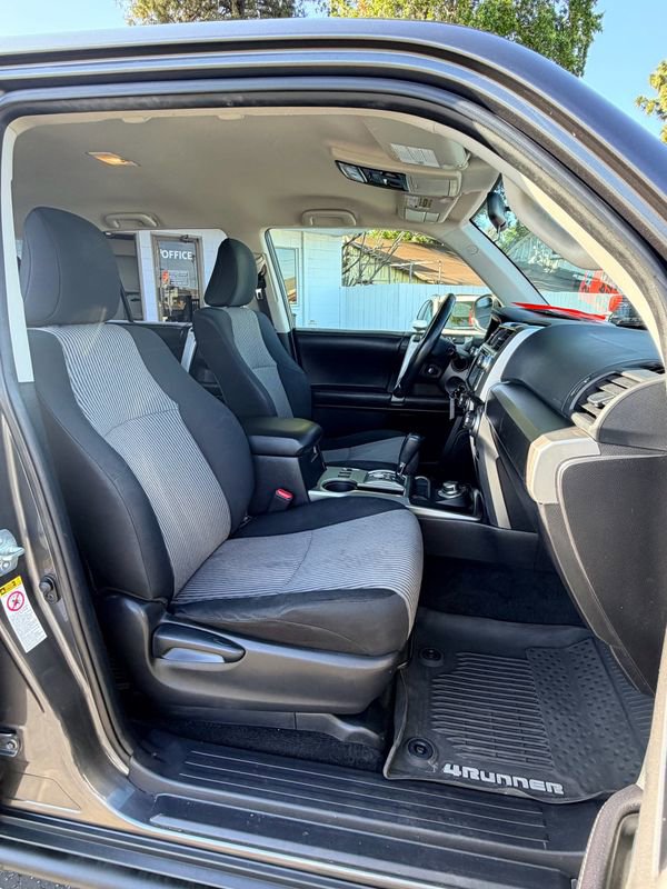 Used 2016 Toyota 4Runner SR5 image 26