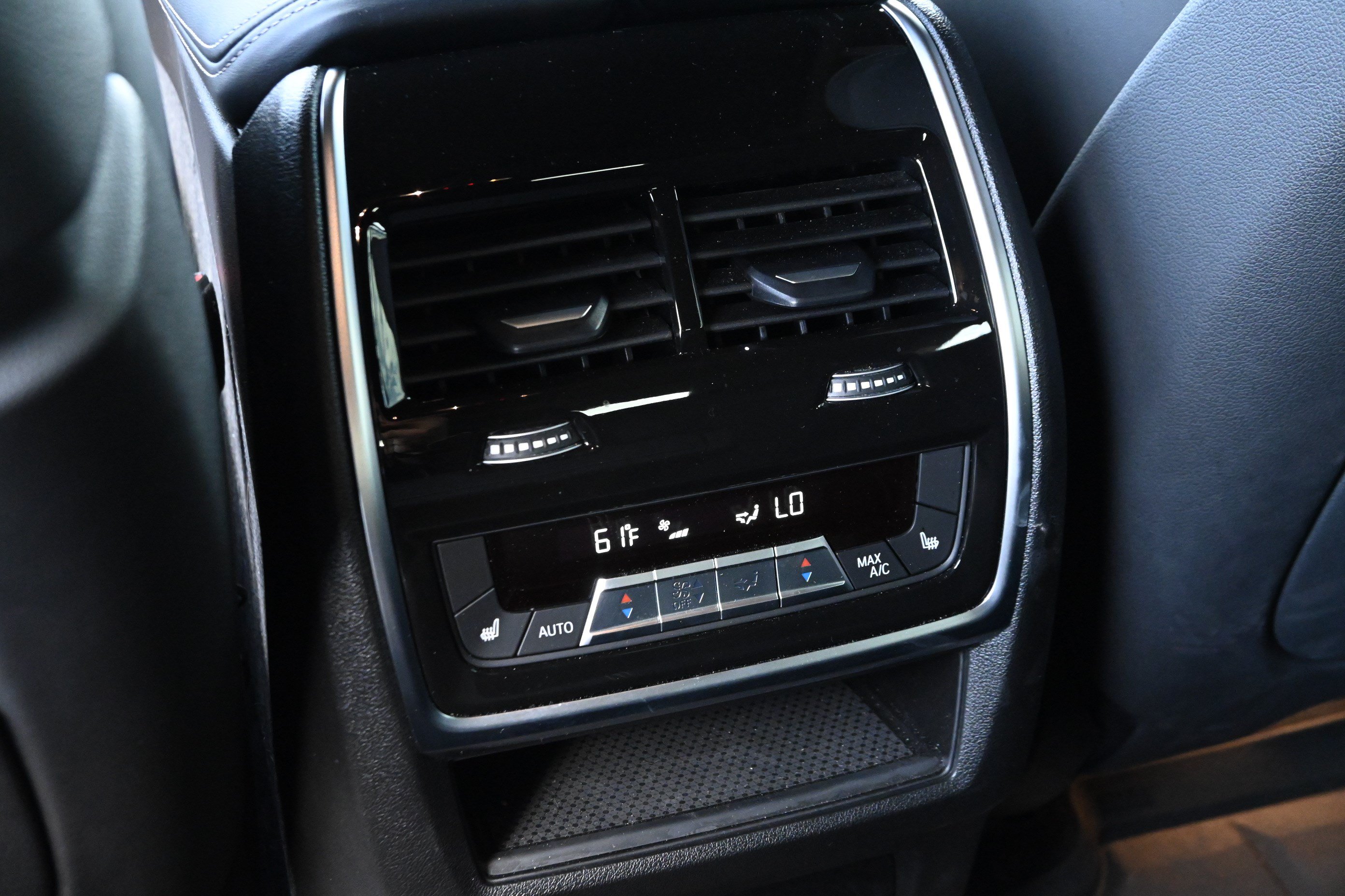 Used 2025 BMW X6 M60i AWD/4WD image 28