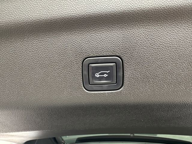 Used 2022 Chevrolet Suburban RST image 26