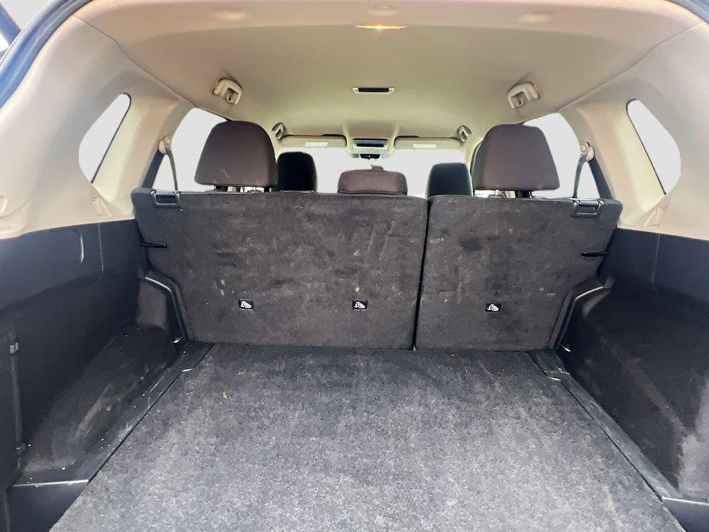 Used 2025 Nissan Rogue SV image 25