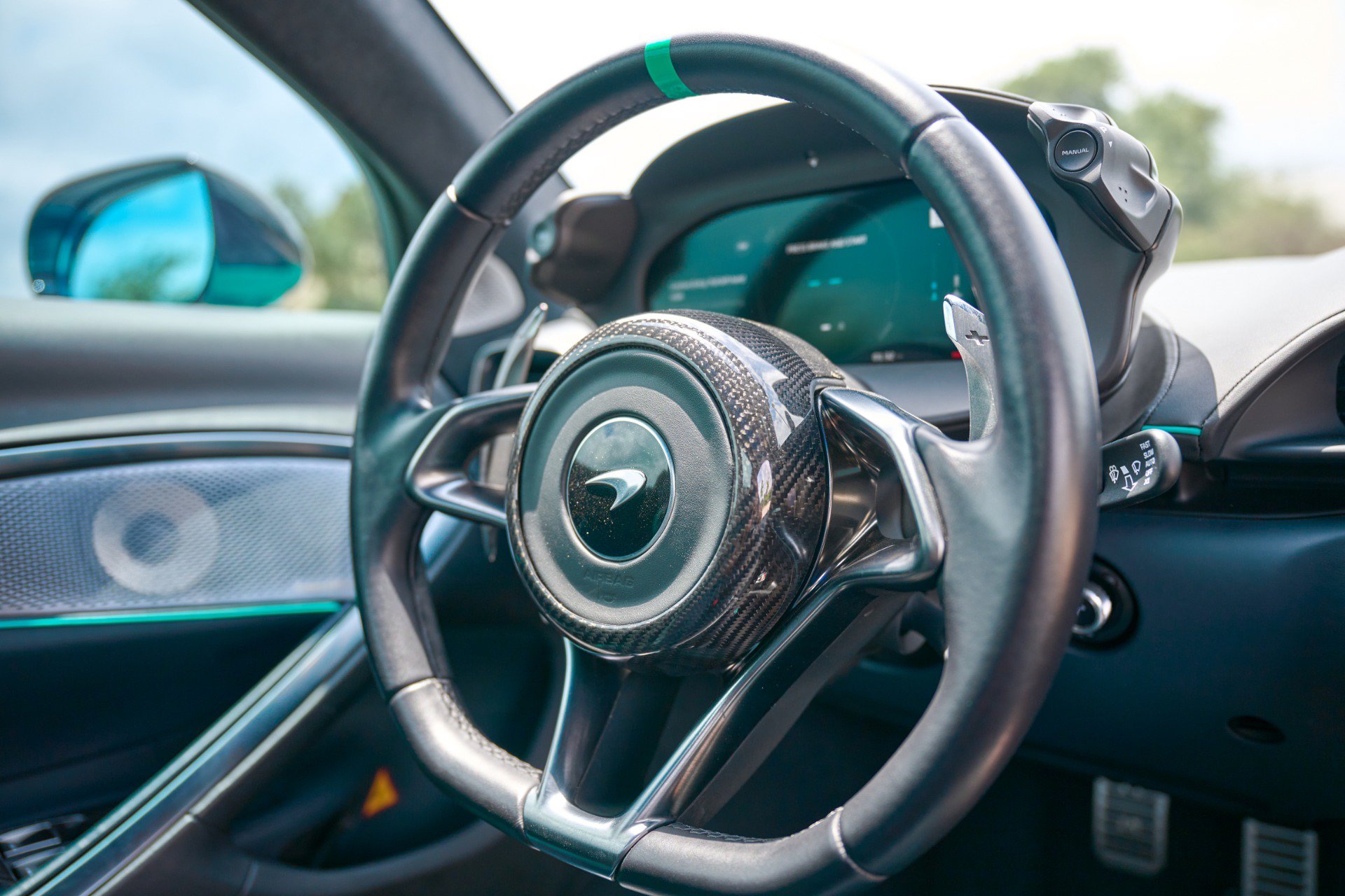 Used 2025 McLaren Artura Spider RWD image 48
