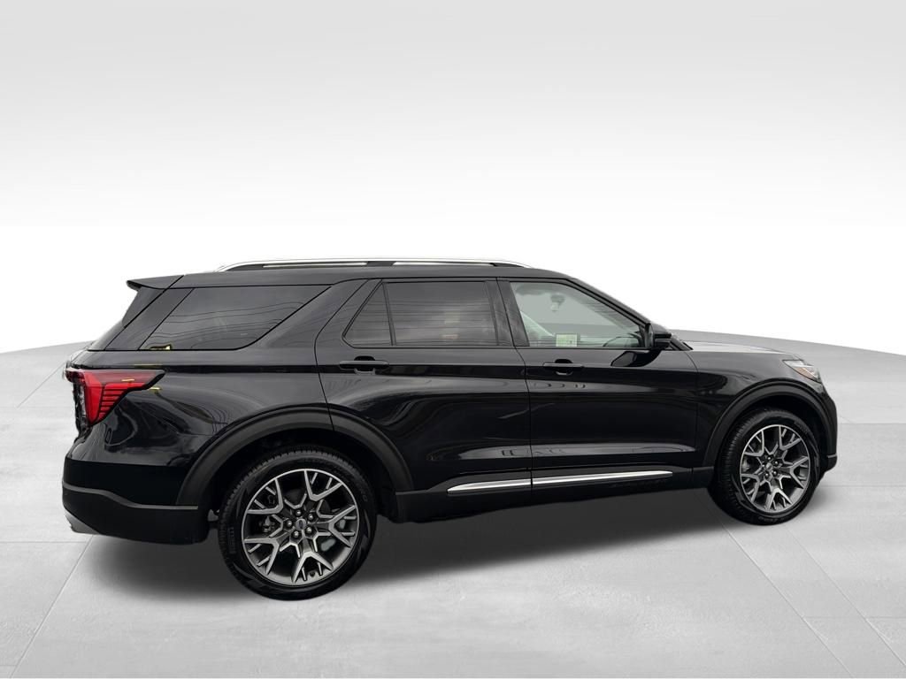 Used 2025 Ford Explorer Platinum w/ Ultimate Package image 10
