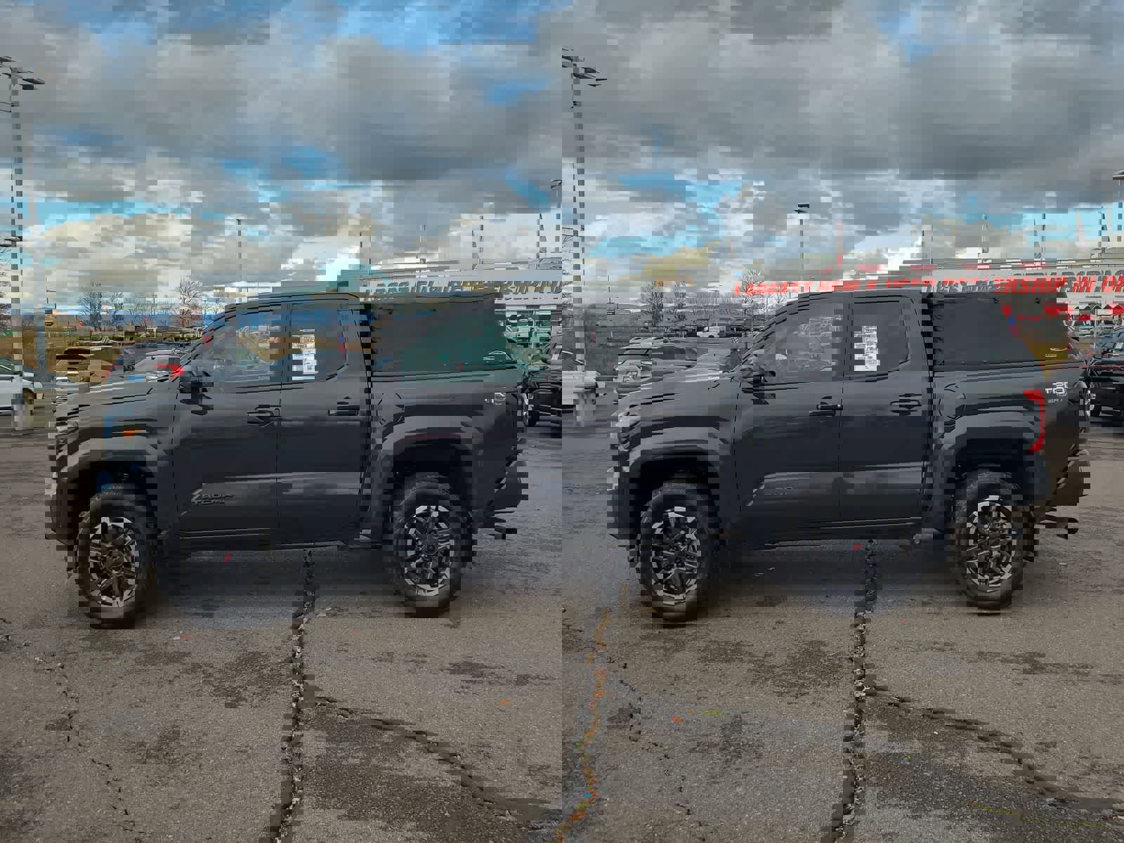 Used 2024 Toyota Tacoma TRD Sport image 11