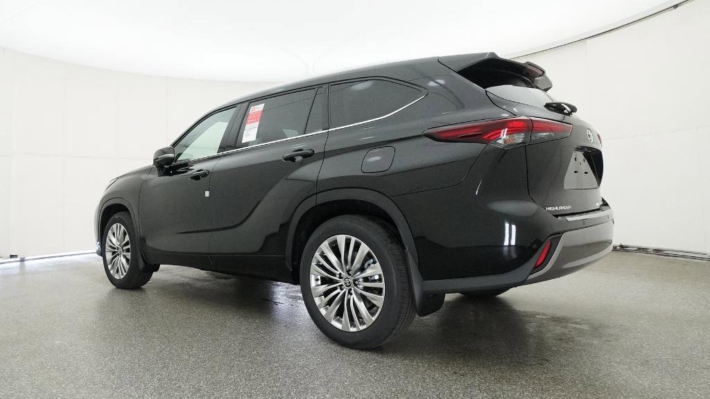 New 2026 Toyota Highlander Platinum AWD/4WD image 6