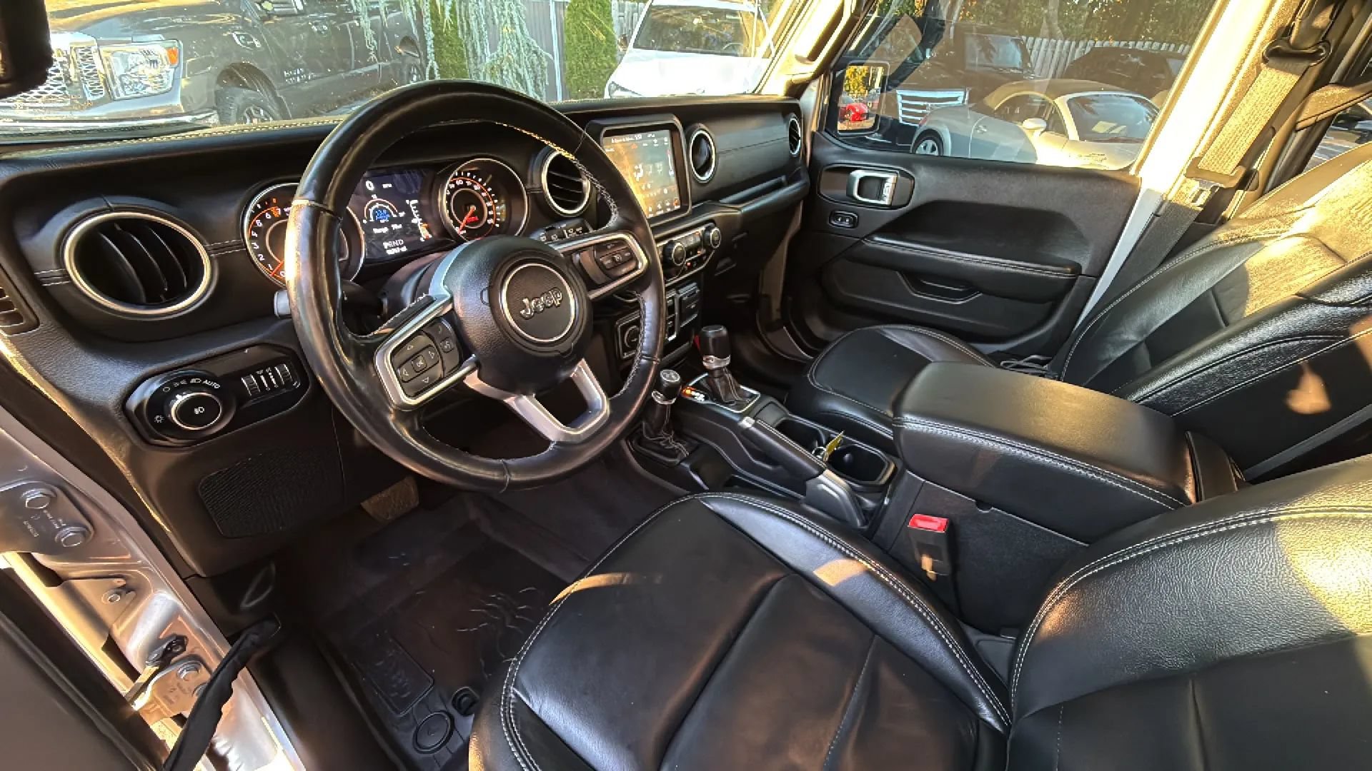 Used 2019 Jeep Wrangler Unlimited Sahara w/ Quick Order Package 24M Moab AWD/4WD image 19