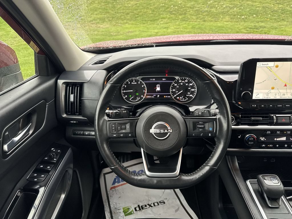Used 2022 Nissan Pathfinder SL w/ SL Black Package AWD/4WD image 15
