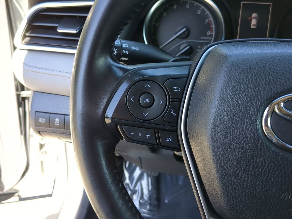 Used 2018 Toyota Camry SE w/ Moonroof Package FWD image 17