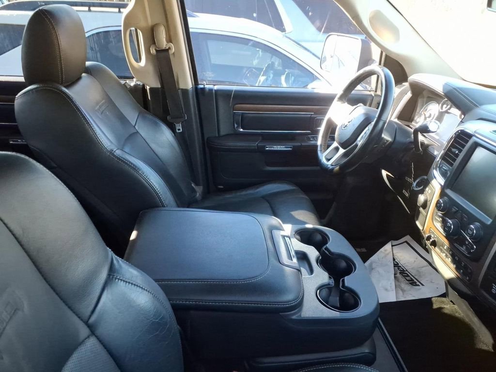 Used 2015 RAM 2500 Laramie w/ Black Appearance Group image 10