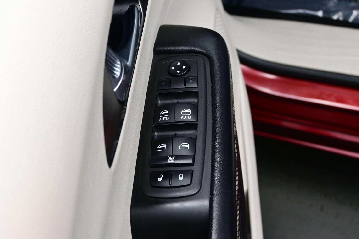 Used 2022 Chrysler Pacifica Touring-L AWD/4WD image 13