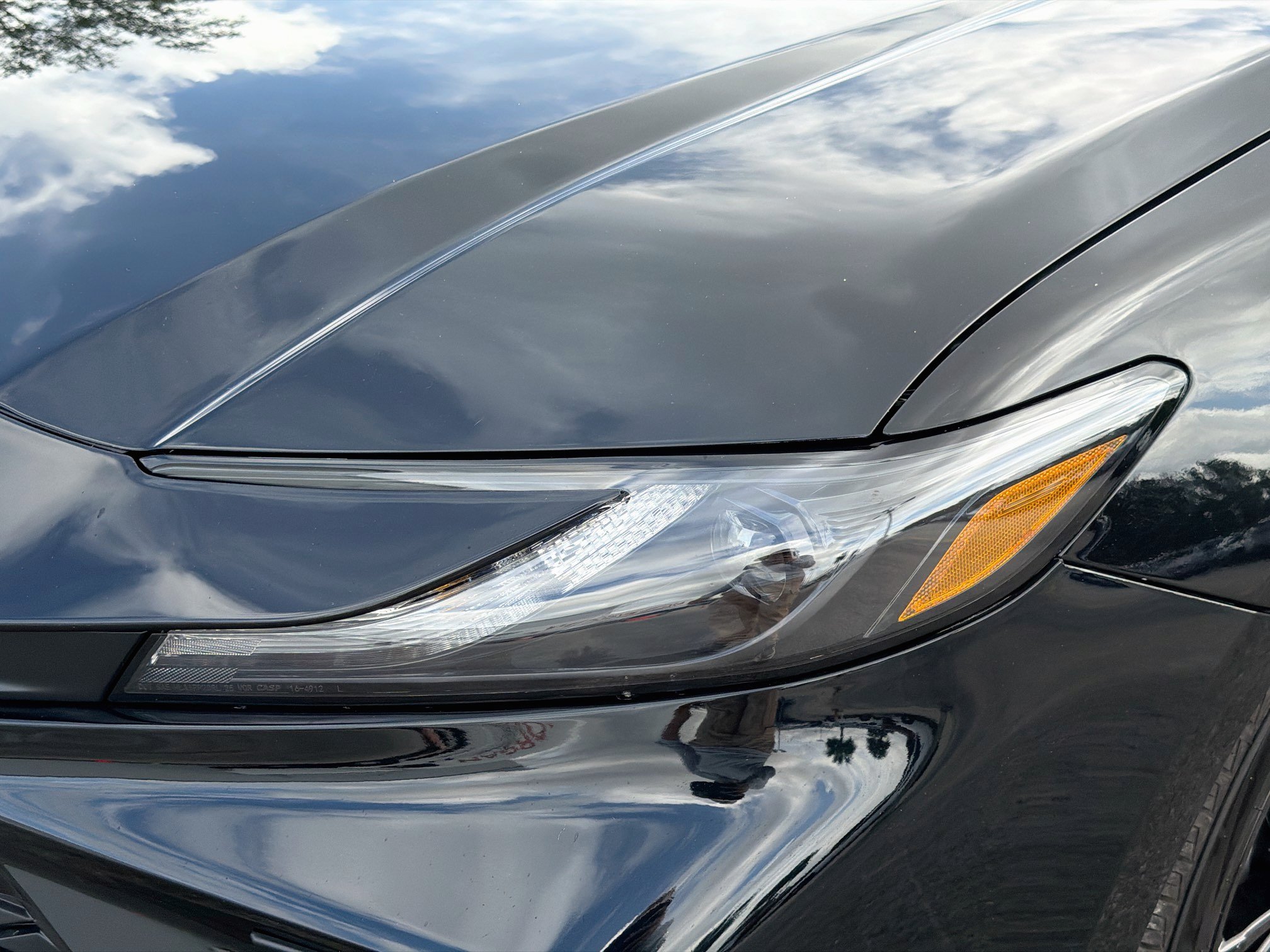 Used 2025 Toyota Camry SE FWD image 9