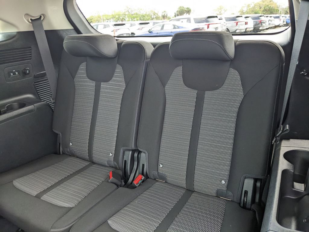 Certified 2024 Kia Sorento LX image 19