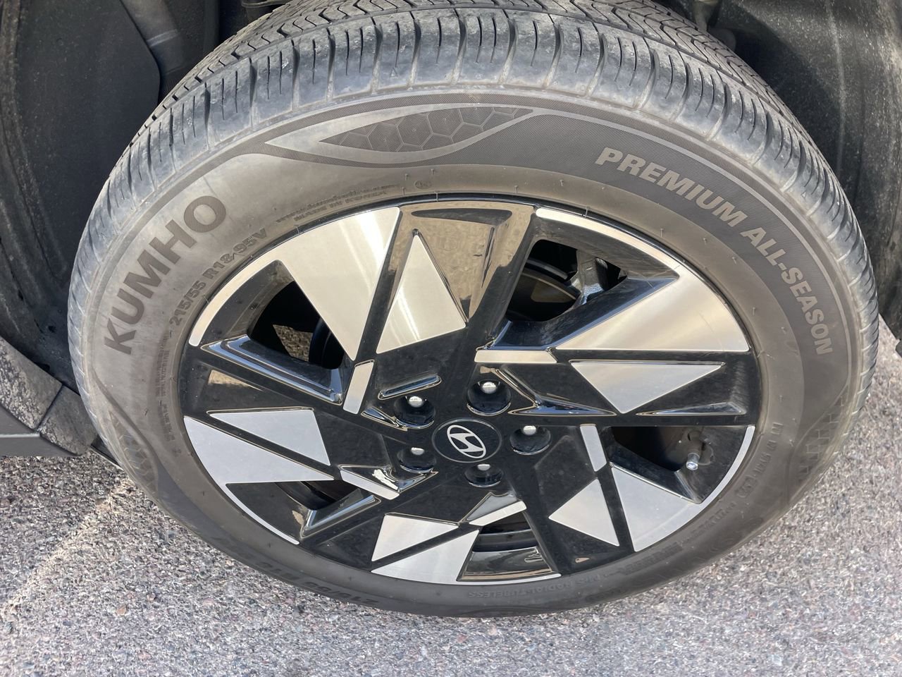 Used 2024 Hyundai Kona SEL w/ Convenience Package AWD/4WD image 8