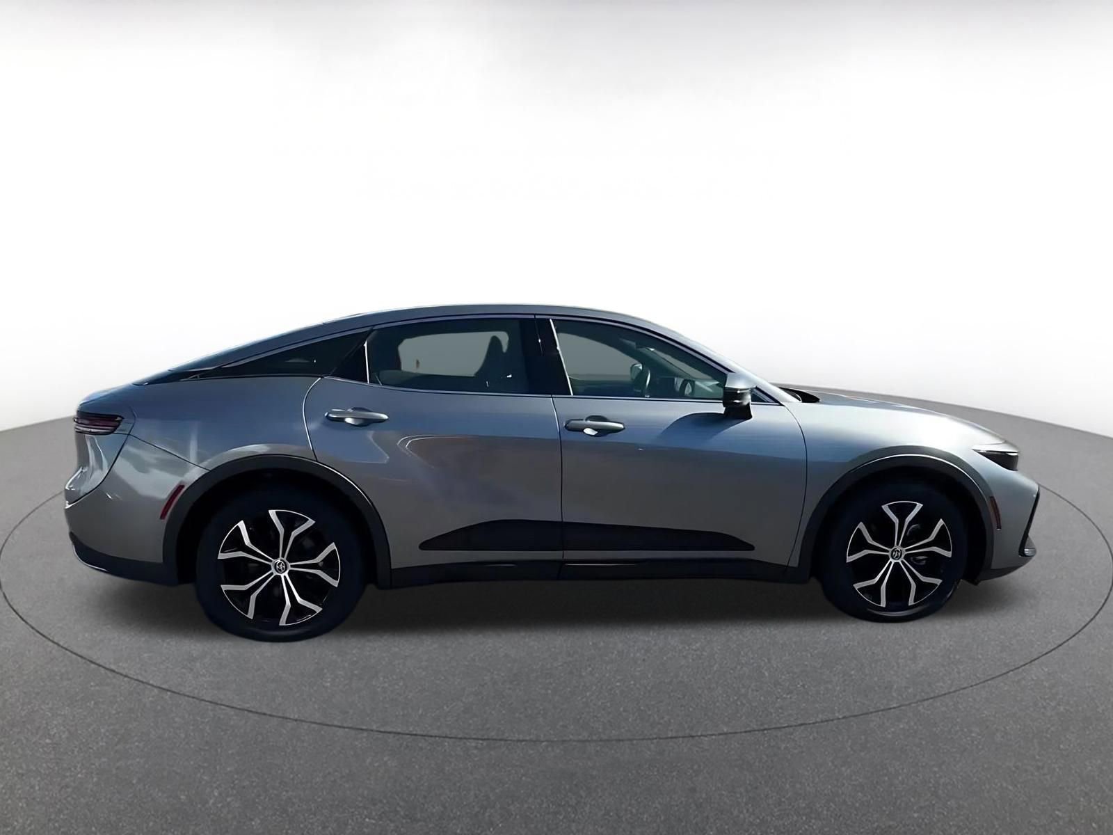 Used 2025 Toyota Crown XLE image 16