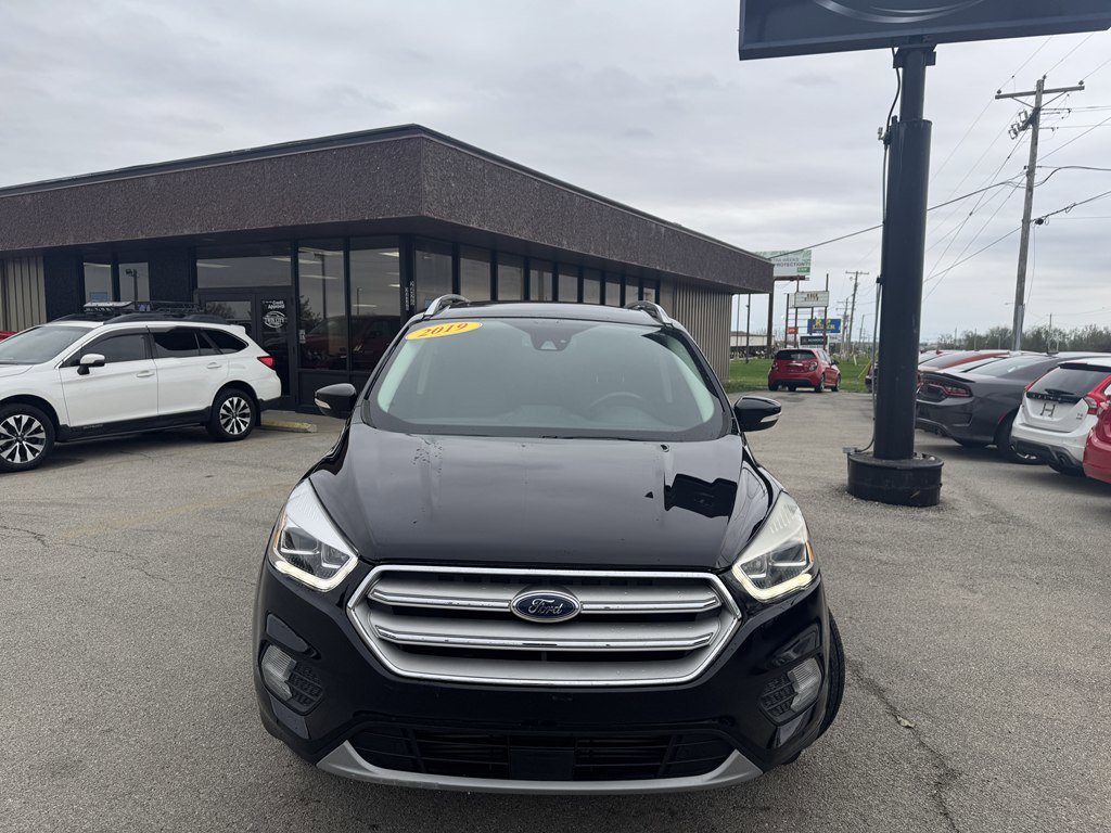 Used 2019 Ford Escape Titanium image 2