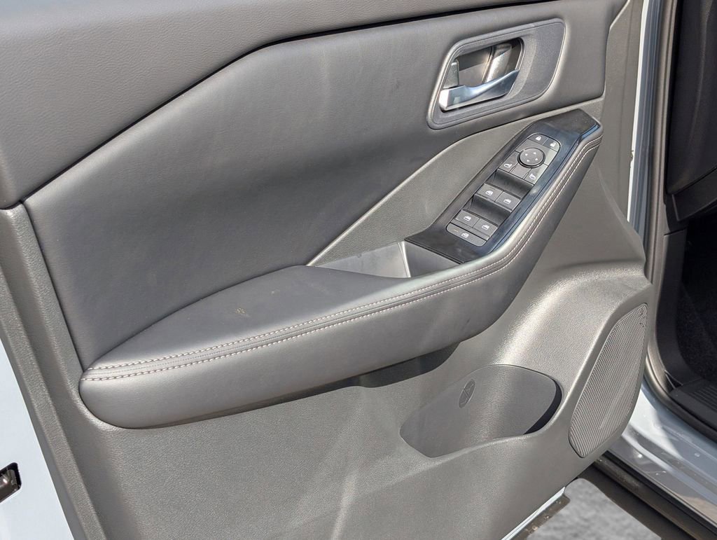 New 2026 Nissan Rogue SV image 16