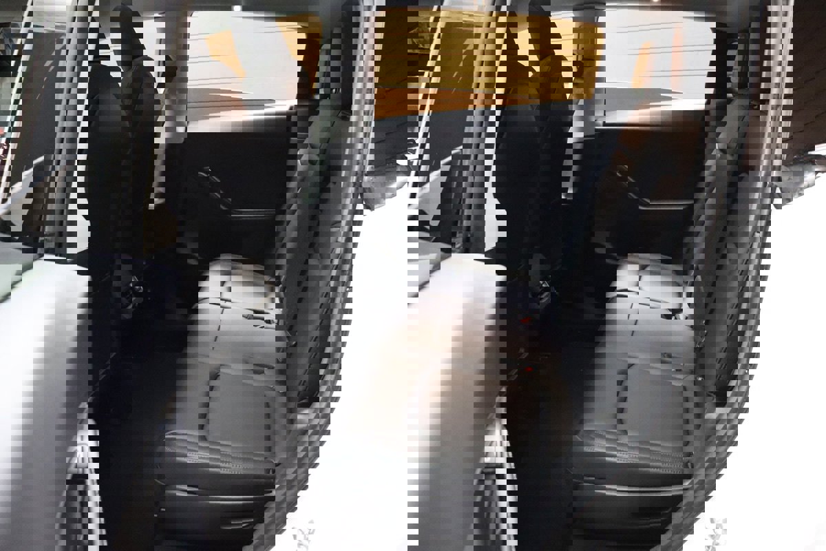 Used 2023 Tesla Model Y Long Range image 40