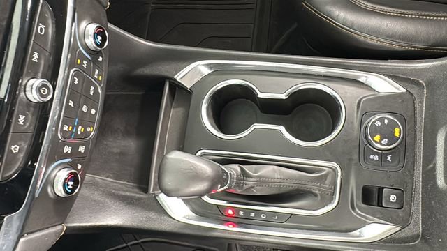 Used 2021 Chevrolet Traverse RS image 32