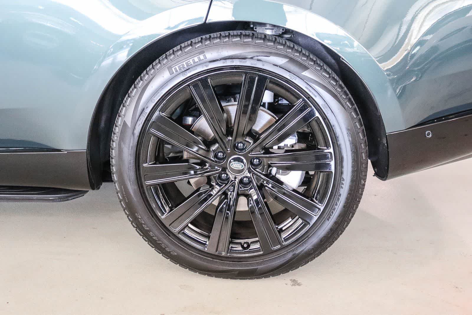 Used 2025 Land Rover Range Rover SE AWD/4WD image 10