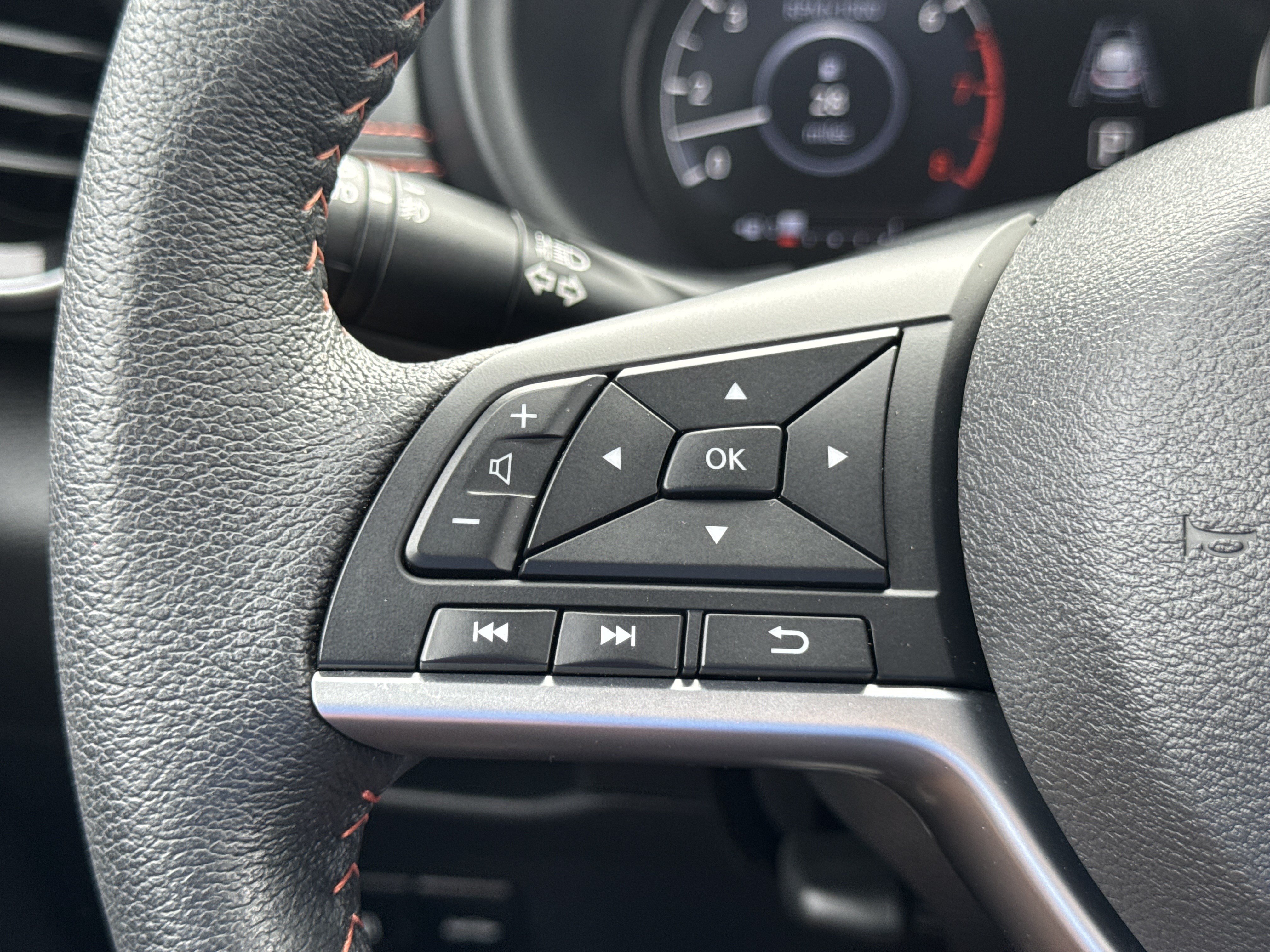 Used 2021 Nissan Kicks SR FWD image 21