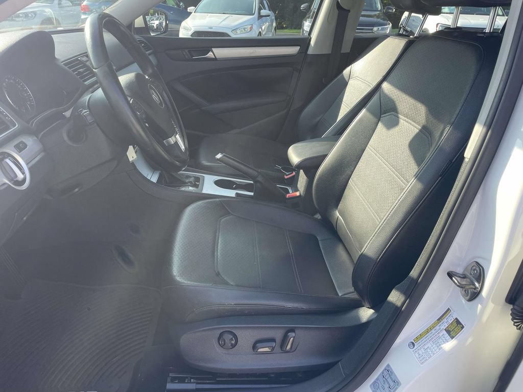 Used 2013 Volkswagen Passat TDI SE FWD image 15