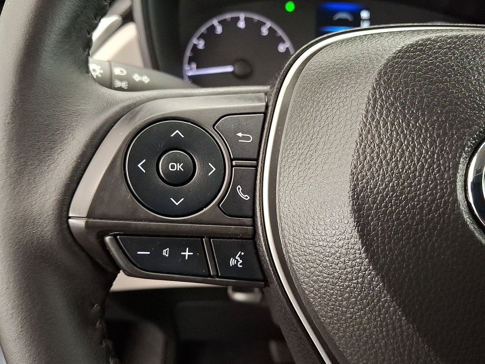 Certified 2024 Toyota Corolla Cross LE AWD/4WD image 9