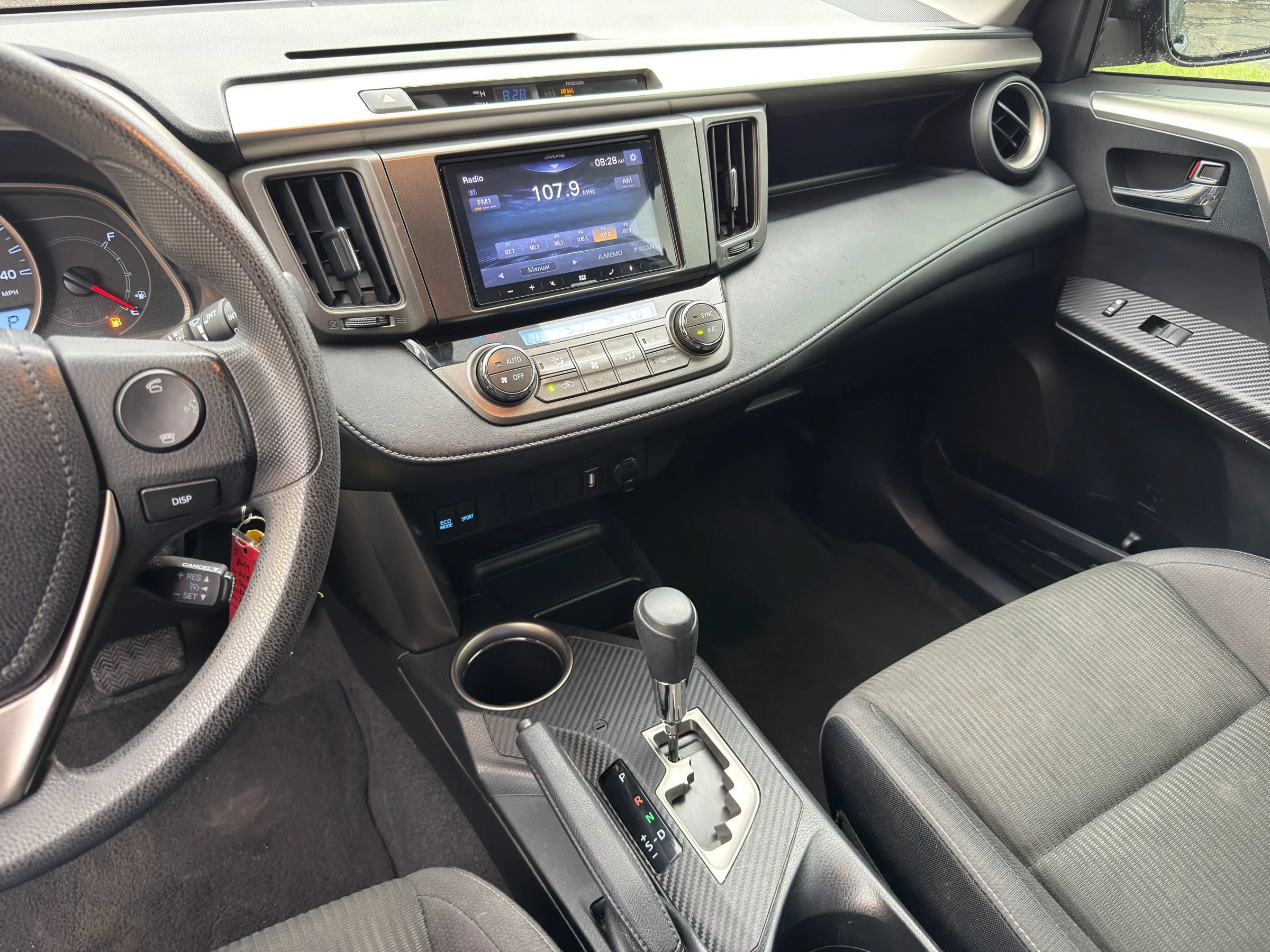 Used 2016 Toyota RAV4 LE FWD image 18