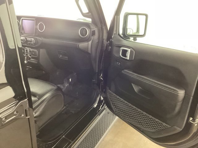 Used 2020 Jeep Wrangler Unlimited Sahara AWD/4WD image 20