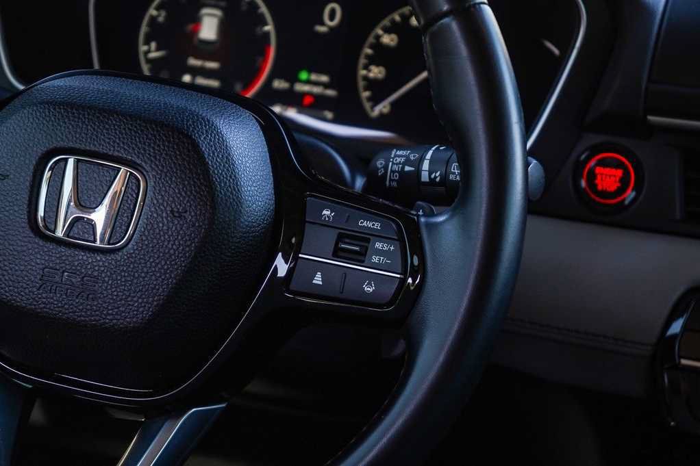 Used 2024 Honda Pilot Touring image 17
