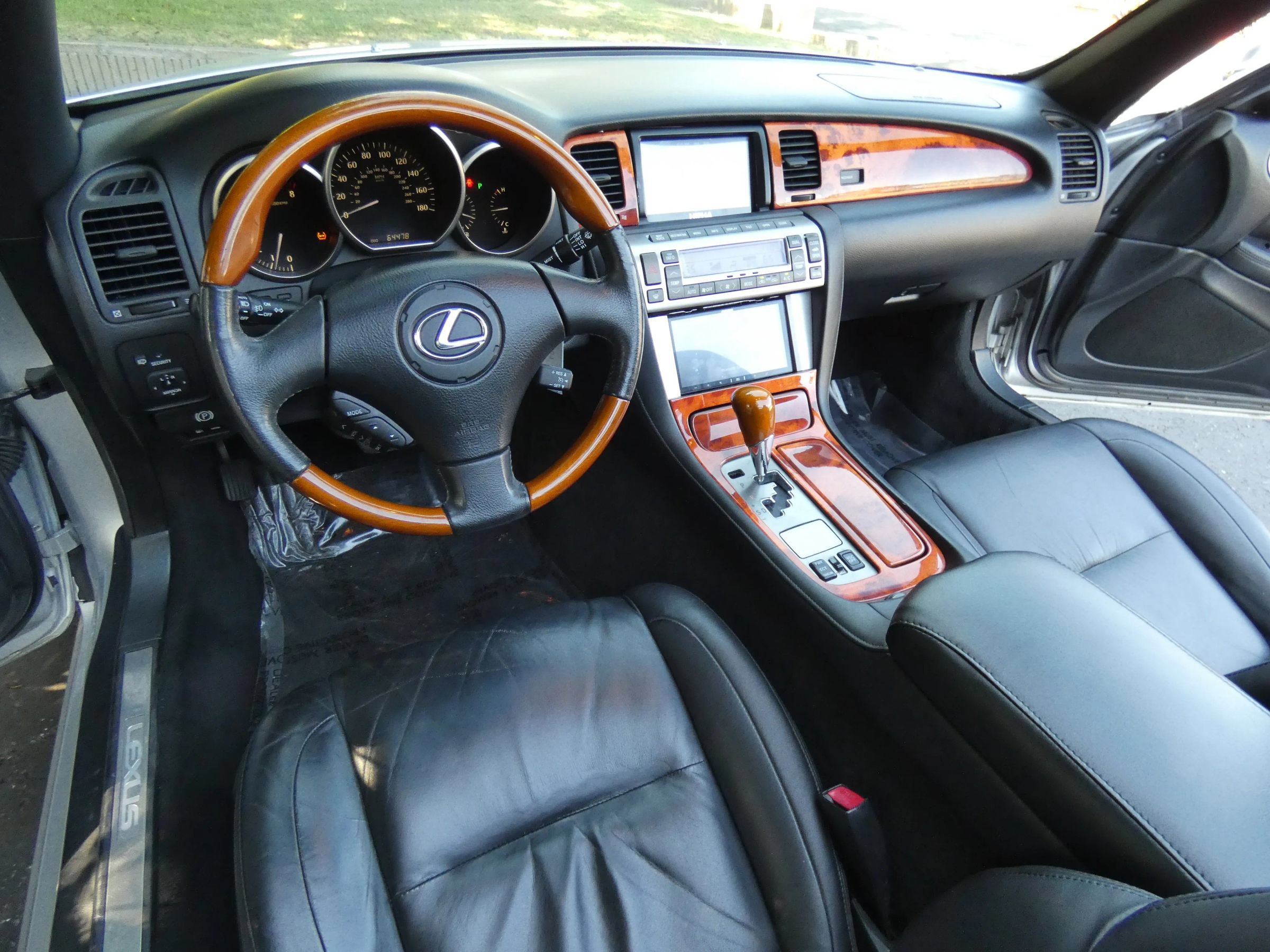 Used 2006 Lexus SC 430 Convertible RWD image 22