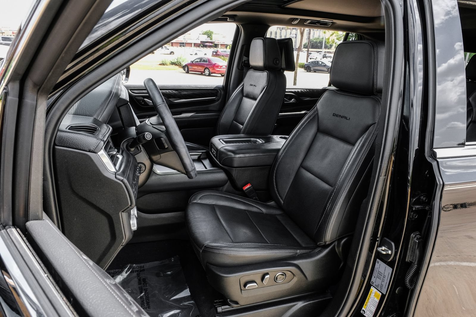 Used 2021 GMC Yukon XL Denali w/ Denali Premium Package RWD image 41