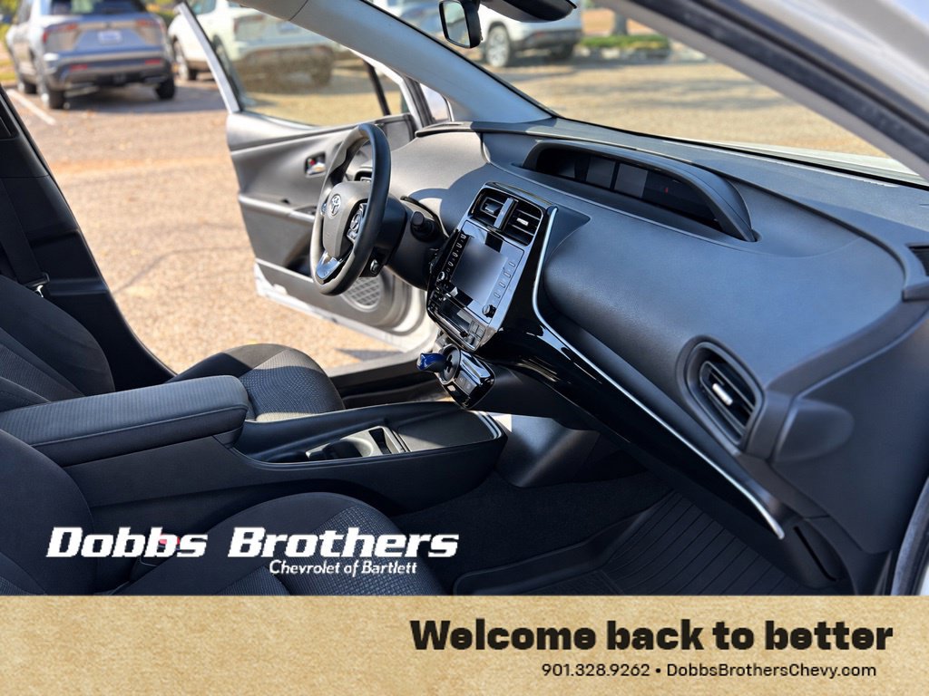 Used 2021 Toyota Prius LE FWD image 20