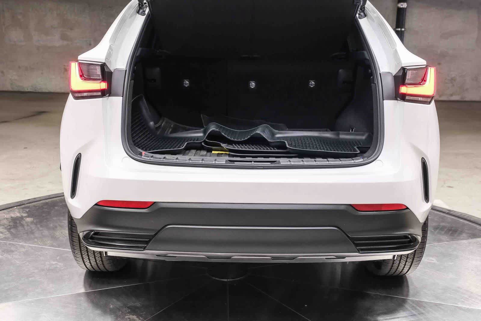 Used 2024 Lexus NX 250 FWD image 31