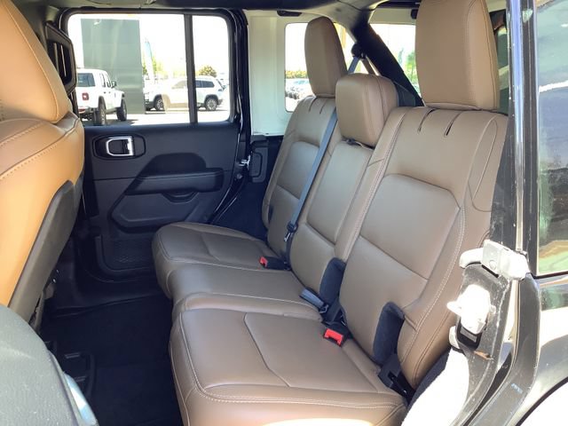 Used 2022 Jeep Wrangler Unlimited Rubicon w/ Xtreme Recon 35" Tire Package AWD/4WD image 23