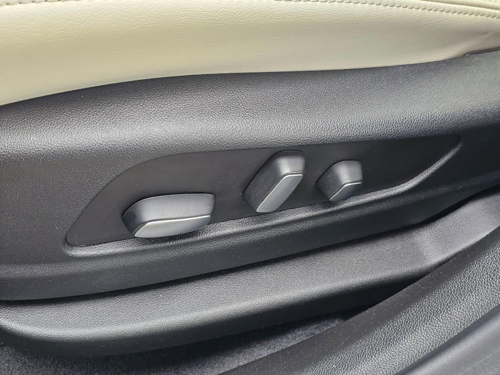 Used 2023 Cadillac XT6 Sport AWD/4WD image 26