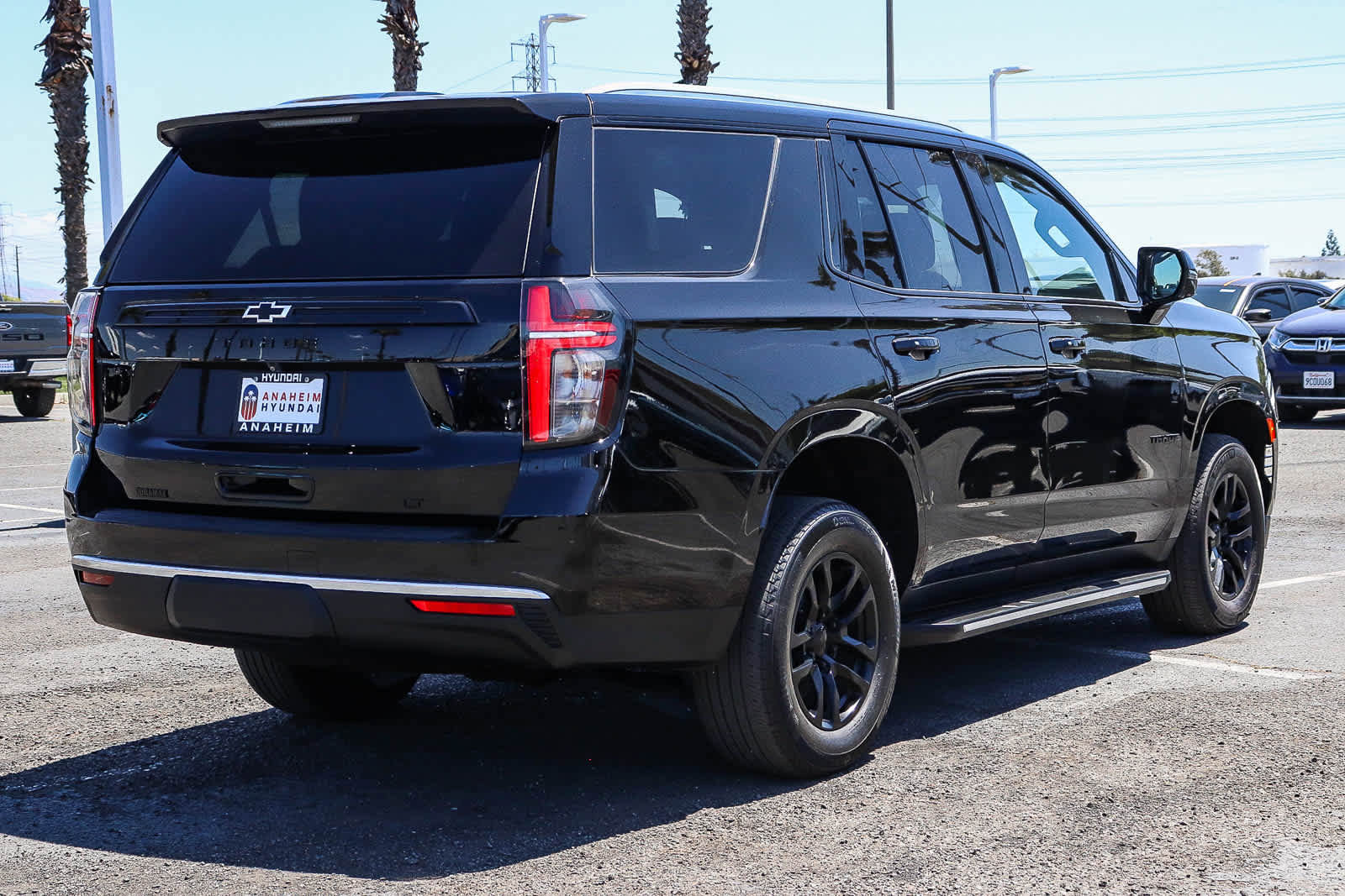 Used 2024 Chevrolet Tahoe LT w/ Luxury Package AWD/4WD image 4