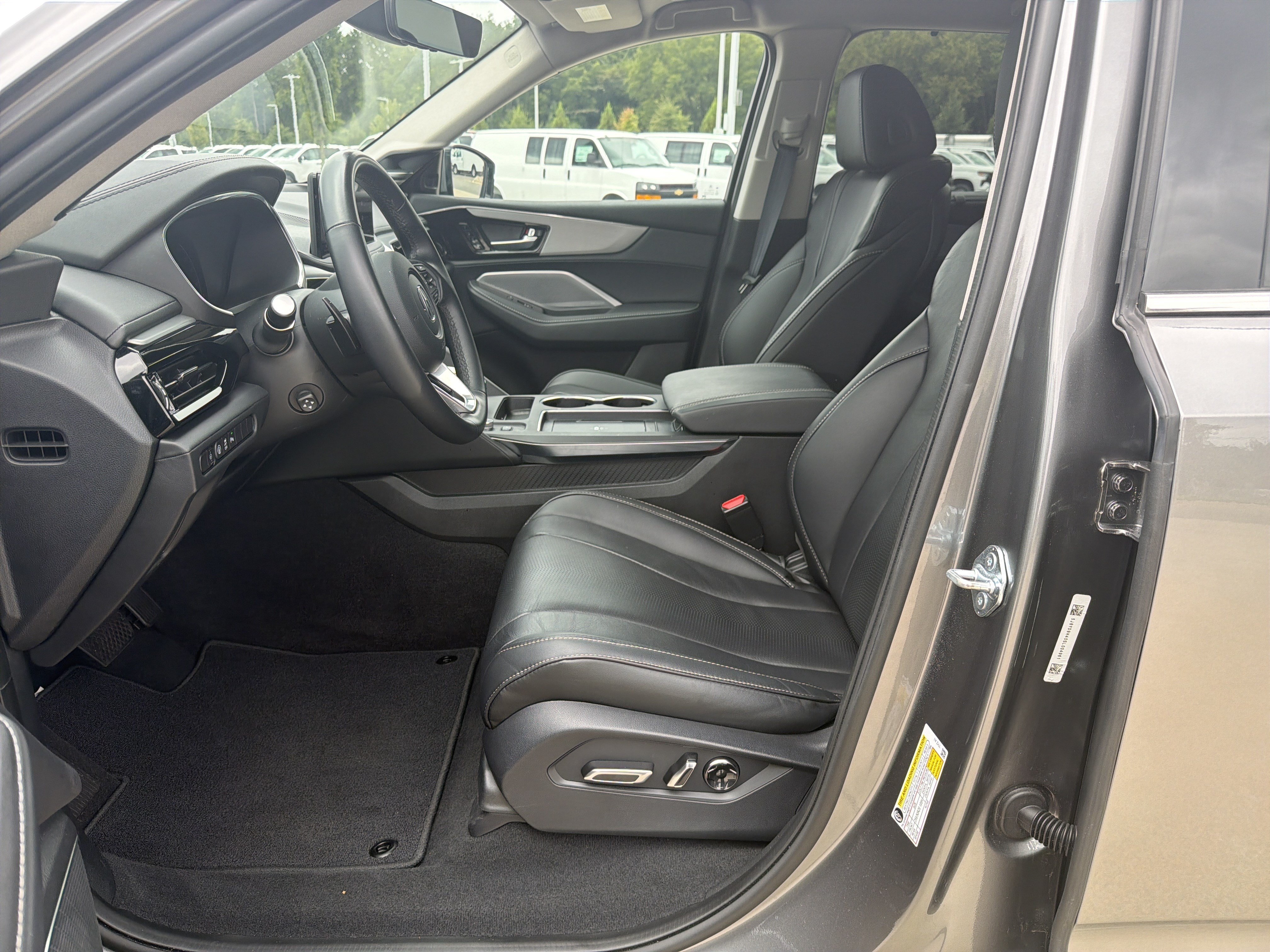 Certified 2025 Acura MDX w/ Technology Package FWD image 16