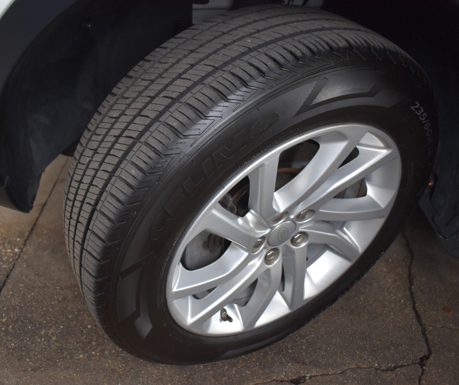 Used 2019 Land Rover Discovery Sport HSE AWD/4WD image 47