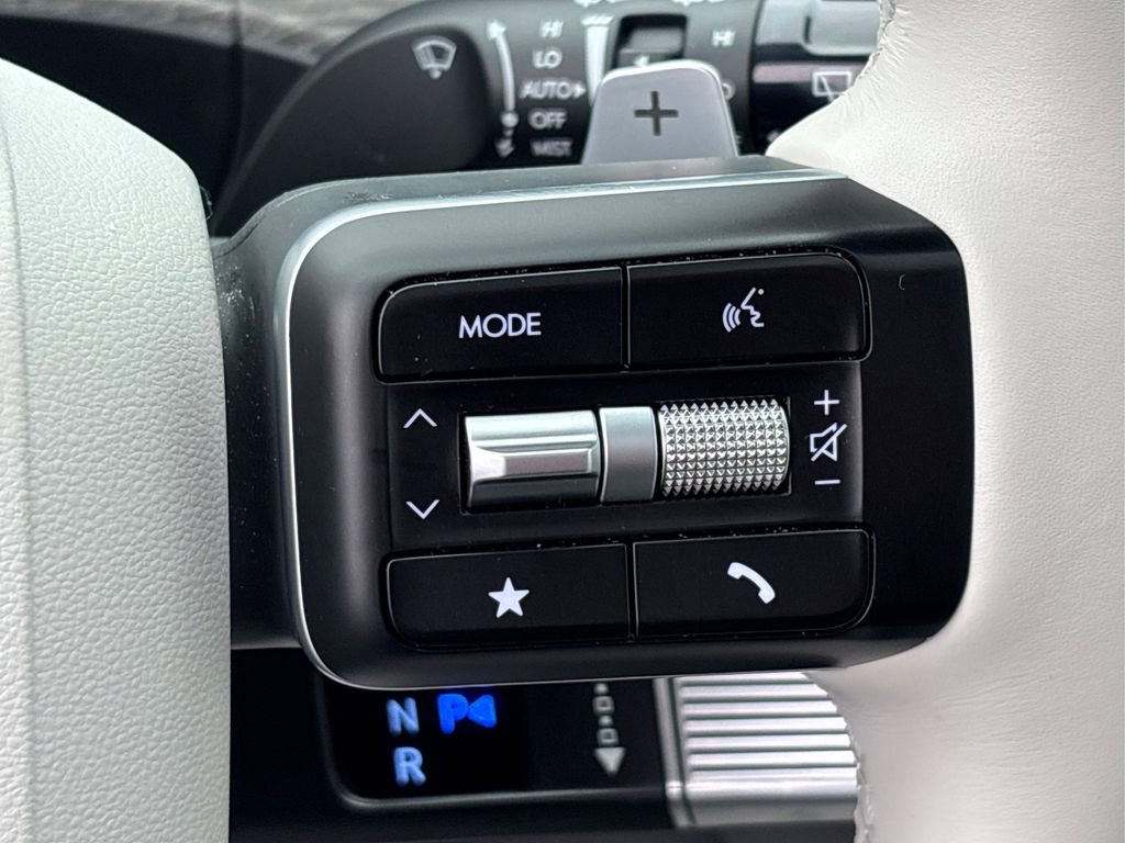 Used 2024 Hyundai Santa Fe Limited image 28