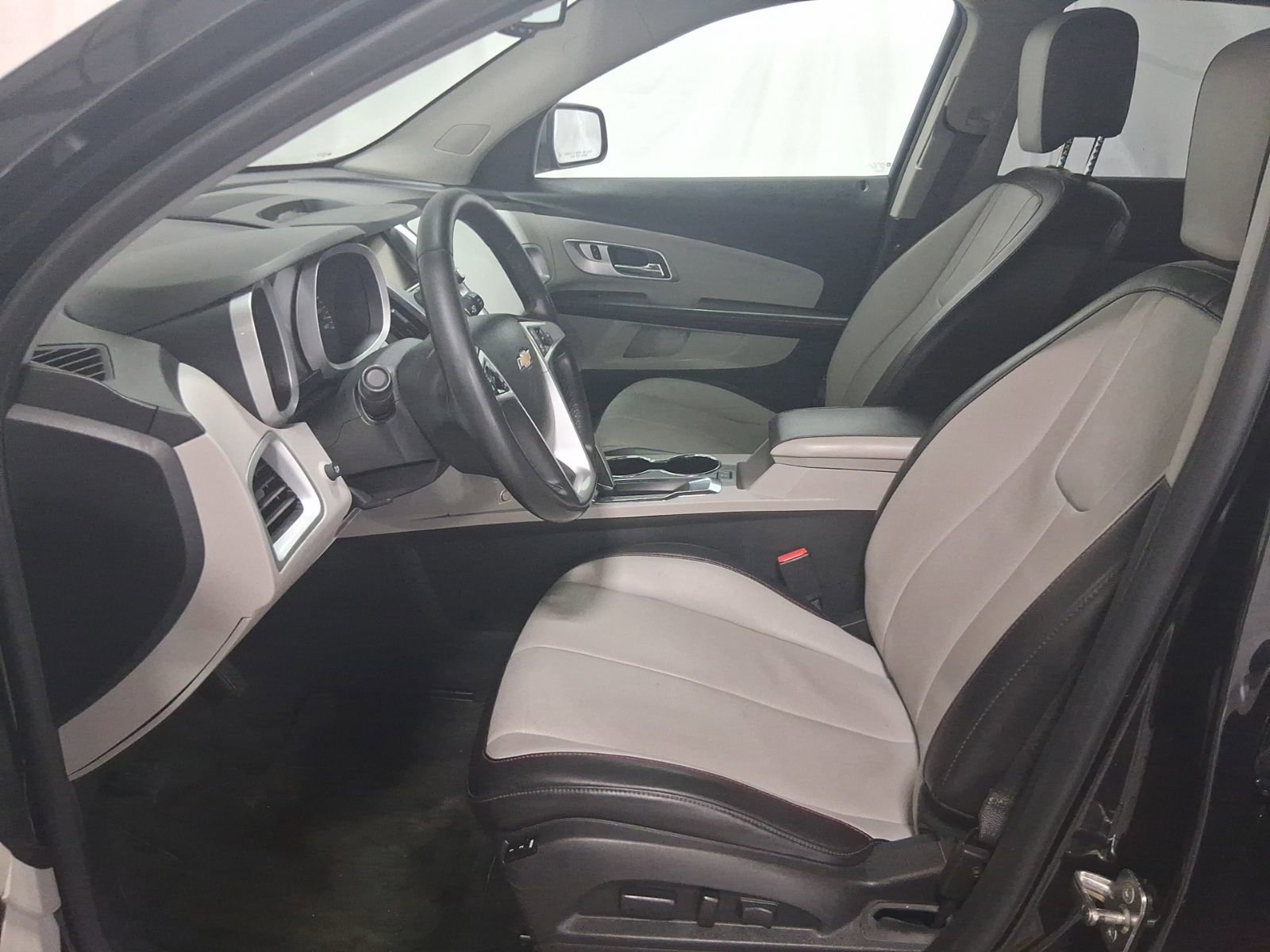 Used 2015 Chevrolet Equinox LTZ image 14