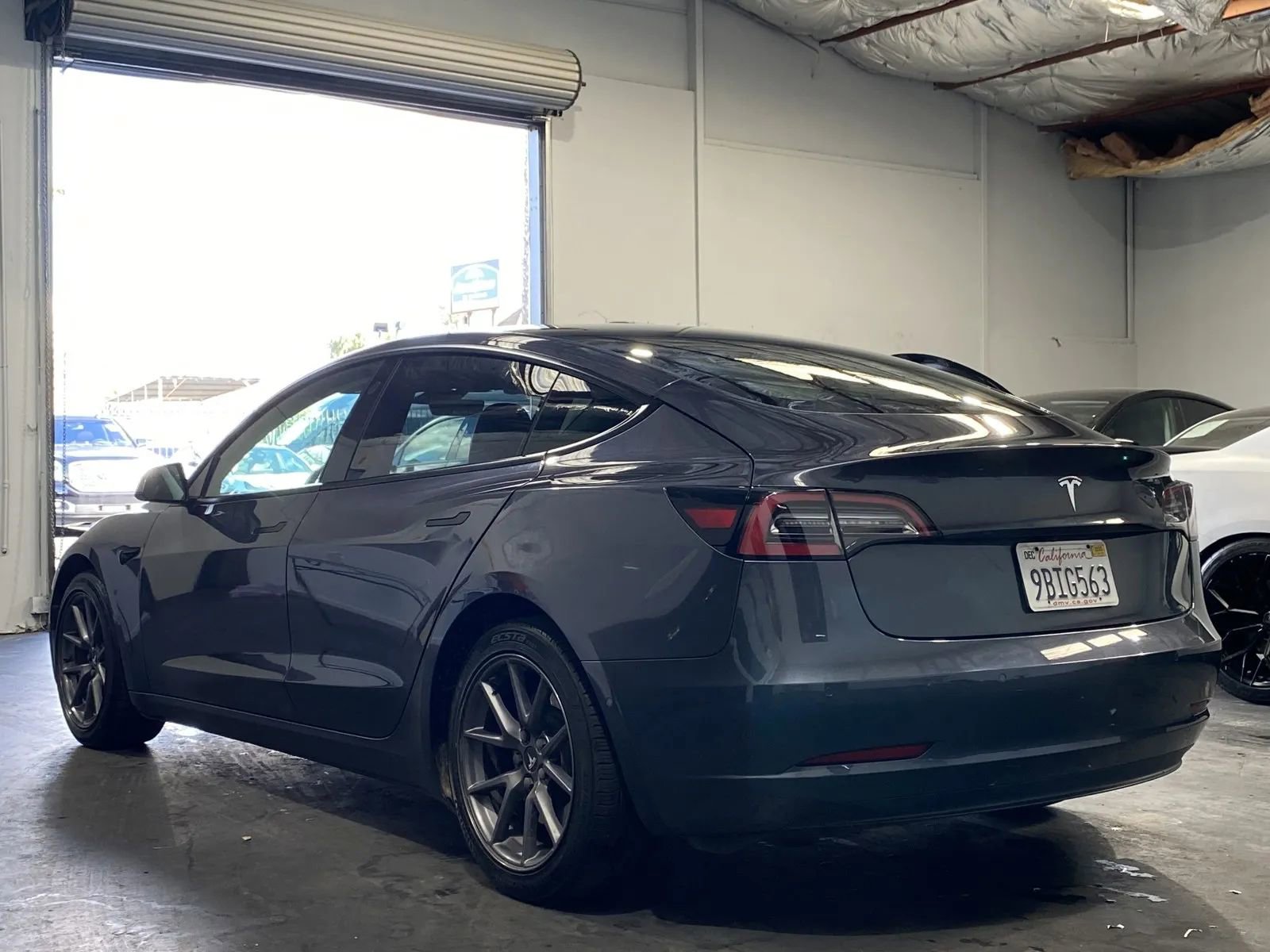 Used 2021 Tesla Model 3 Standard Range Plus RWD image 2
