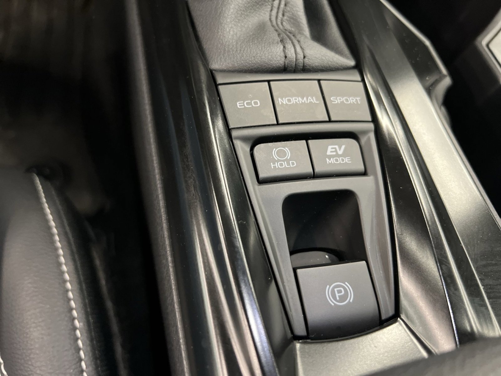 Used 2026 Toyota Camry SE FWD image 27