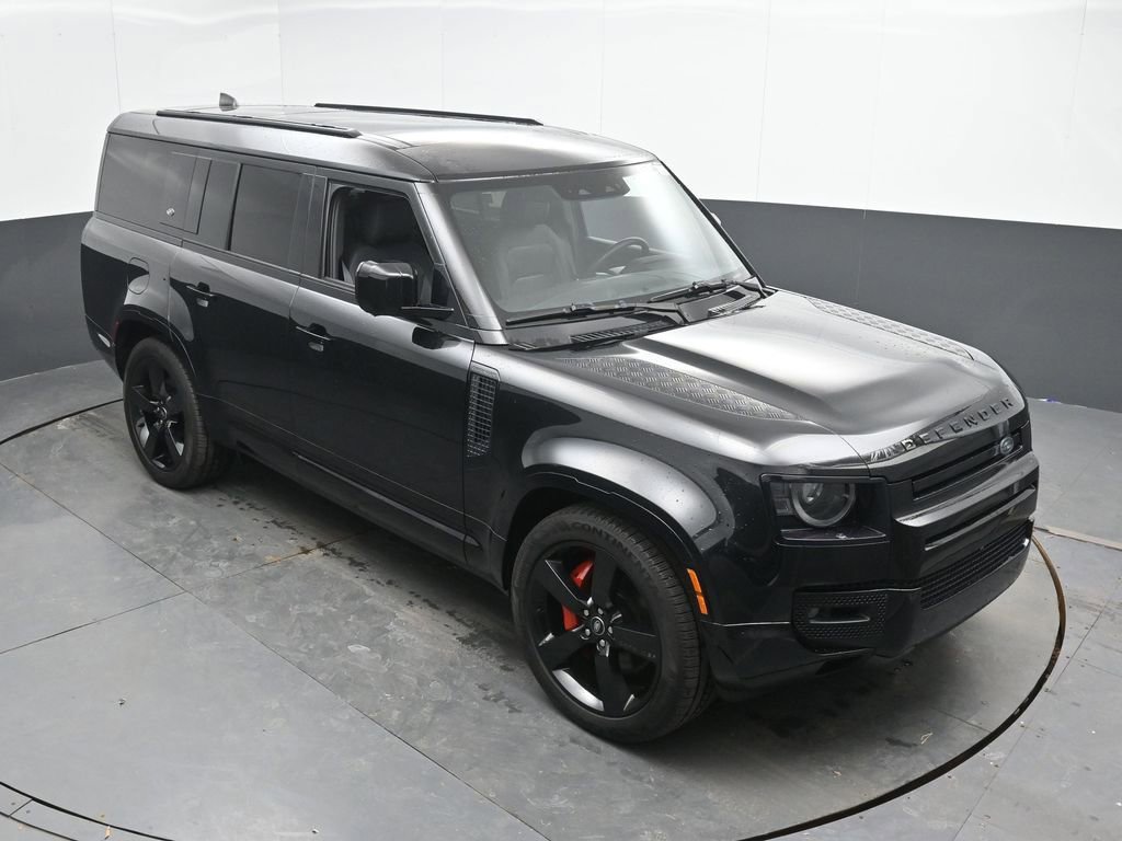 Used 2024 Land Rover Defender 130 X-Dynamic SE image 38