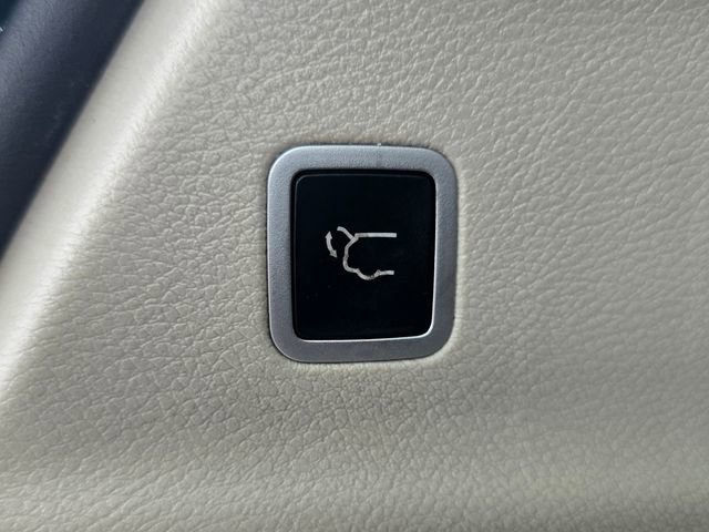 Used 2017 Chrysler Pacifica Touring w/ Tire & Wheel Group FWD image 30