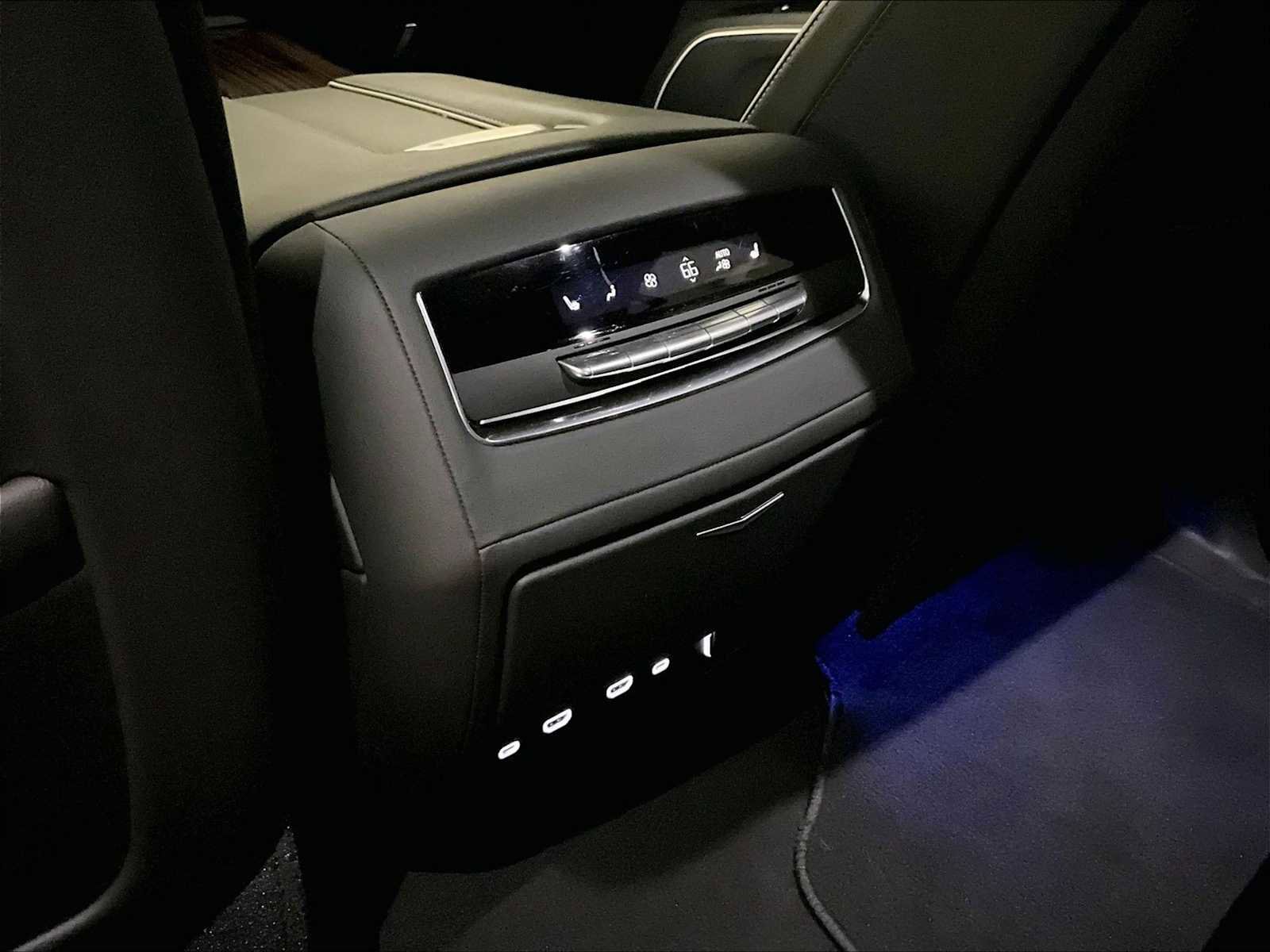 Used 2021 Cadillac Escalade ESV Premium Luxury w/ Driver Assist Tech Package image 26