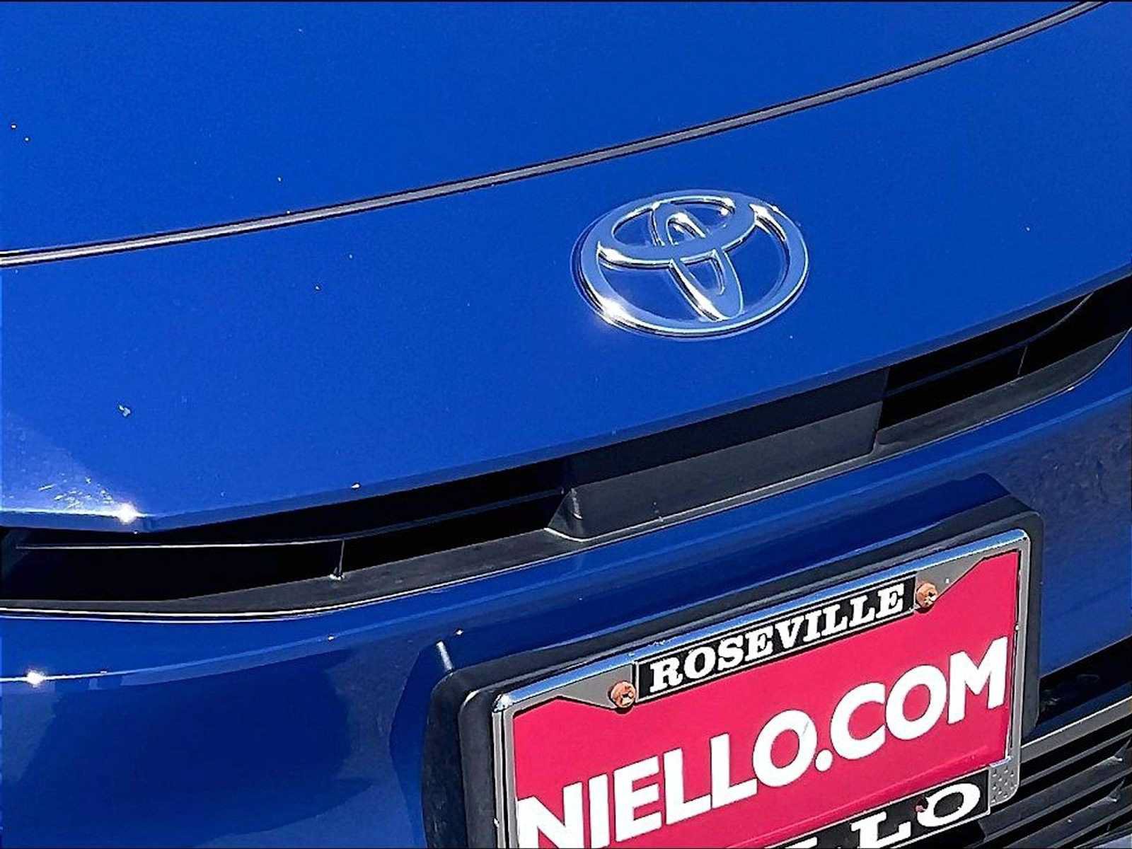 Used 2024 Toyota Prius XLE FWD image 30